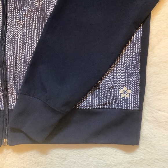 TUFF ATHLETICS WOMENS BLUE & WHITE PATTERNED ZIP UP JACKET/ Size Large - Picture 4 of 9